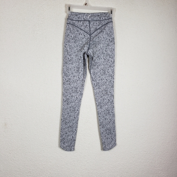 Gymshark gray leggings size XS - Picture 4 of 9